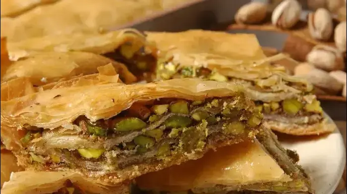 בקלאווה במילוי פיסטוקים (מועצת הפירות) בקלאווה במילוי פיסטוקים (מועצת הפירות) (מערכת וואלה! NEWS)