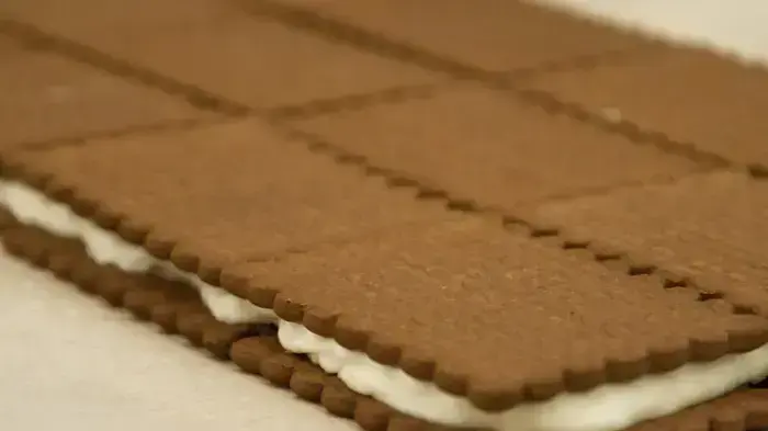 עוגת ביסקוויטים עוגת ביסקוויטים (נמרוד סונדרס)