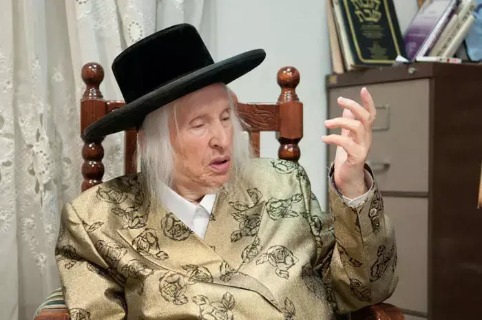הרב מנחם מנדל טאוב, האדמו"ר מקאליב (עומר מירון) הרב מנחם מנדל טאוב, האדמו"ר מקאליב (עומר מירון)