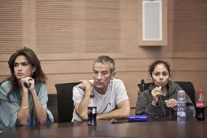 הצלם עדי ברקן בוועדת העבודה הרווחה והבריאות הדנה בנושא הגבלת המשקל בתעשיית הדוגמנות, מאי 2011 (מגד גוזני) הצלם עדי ברקן בוועדת העבודה הרווחה והבריאות הדנה בנושא הגבלת המשקל בתעשיית הדוגמנות, מאי 2011 (מגד גוזני)