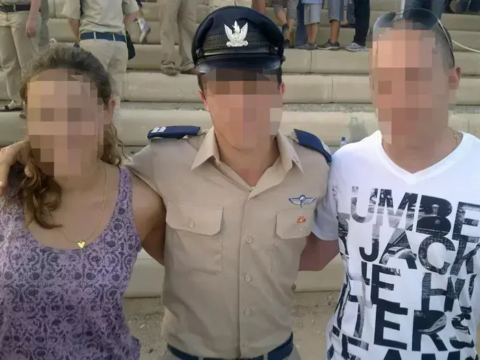 טייס שלישי במשפחה, טייס מראש העין, סיום קורס טיס, מאי 2011 (רמי שני) טייס שלישי במשפחה, טייס מראש העין, סיום קורס טיס, מאי 2011 (רמי שני)