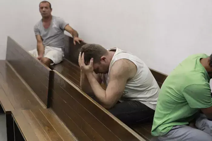 גדי לומלסקי, האח שחשוד בצילום מטופלות בעירום, יולי 2011 (אורי לנץ) גדי לומלסקי, האח שחשוד בצילום מטופלות בעירום, יולי 2011 (אורי לנץ)