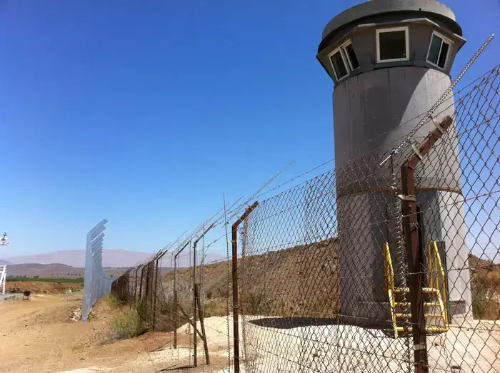 צה"ל עושה עיבוי בגדר בגבול הצפון, יולי 2011 (ג'יליס , משה אסרף) צה"ל עושה עיבוי בגדר בגבול הצפון, יולי 2011 (ג'יליס , משה אסרף)