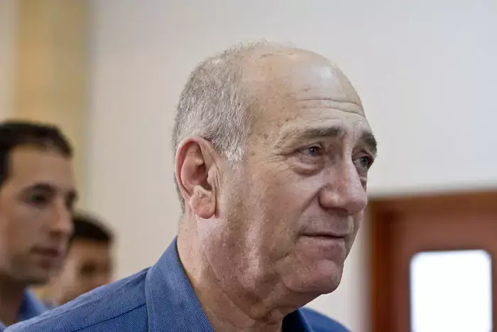 אהוד אולמרט ראש הממשלה לשעבר במשפטו בבית משפט העליון בירושלים, אוגוסט 2011 (מגד גוזני) אהוד אולמרט ראש הממשלה לשעבר במשפטו בבית משפט העליון בירושלים, אוגוסט 2011 (מגד גוזני)