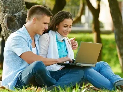 חצר (ShutterStock) חצר (ShutterStock)
