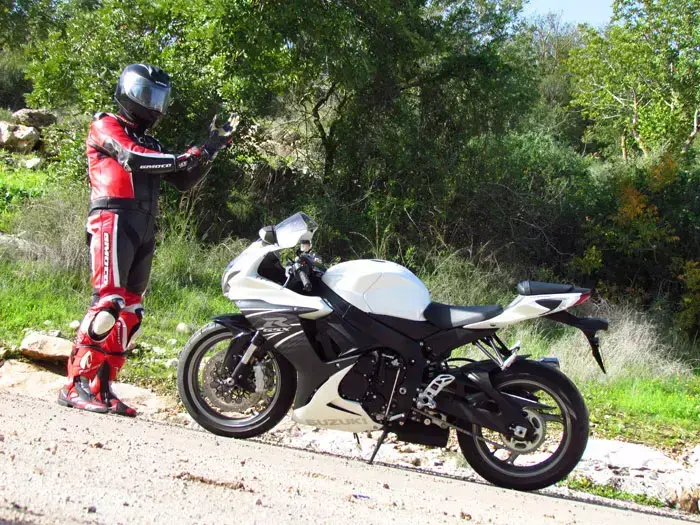 מבחן סוזוקי GSX-R600 (קובי ליאני) מבחן סוזוקי GSX-R600 (קובי ליאני)