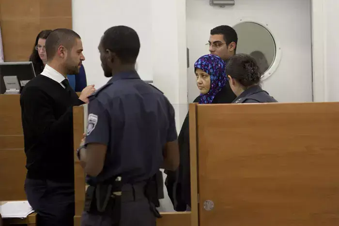 האם החורגת, חנאן מלחם, החשודה בכליאת בתו של בן זוגה 9 שנים בביתם שבקלקיליה, בהארכת מעצר, ינואר 2012 (דרור עינב) האם החורגת, חנאן מלחם, החשודה בכליאת בתו של בן זוגה 9 שנים בביתם שבקלקיליה, בהארכת מעצר, ינואר 2012 (דרור עינב)