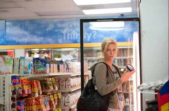 מתוך הסרט Young Adult (imdb) מתוך הסרט Young Adult (imdb)