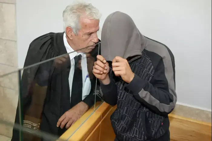 דיון בכתב אישום של צחי גבאי הנאשם בדריסתו של ראובן לבוט בכפר גלעדי, אפריל 2012 (ערן גילווארג) דיון בכתב אישום של צחי גבאי הנאשם בדריסתו של ראובן לבוט בכפר גלעדי, אפריל 2012 (ערן גילווארג)