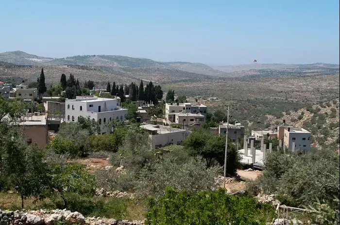 כפר קדום, אפריל 2012 (עומר מירון) כפר קדום, אפריל 2012 (עומר מירון)