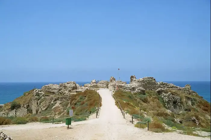 מבצר אפולוניה גן לאומי (רשות הטבע והגנים) מבצר אפולוניה גן לאומי (רשות הטבע והגנים)