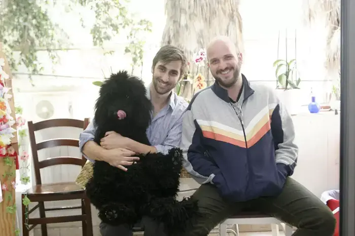 תרשמי שאני אוהב אותו" ניר ,אור והדוגמנית לולה (לירז אלה) תרשמי שאני אוהב אותו" ניר ,אור והדוגמנית לולה (לירז אלה)