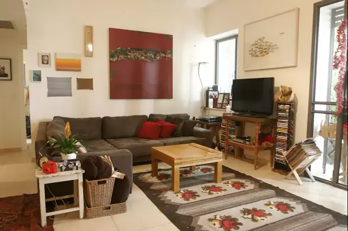 שילוב של איקאה, שוק הפשפשים, לונדון, ברזיל והרחוב. סלון הבית (לירז אלה) שילוב של איקאה, שוק הפשפשים, לונדון, ברזיל והרחוב. סלון הבית (לירז אלה)