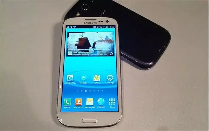סמסונג גלקסי S3 (דניס ויטצ'בסקי) סמסונג גלקסי S3 (דניס ויטצ'בסקי)