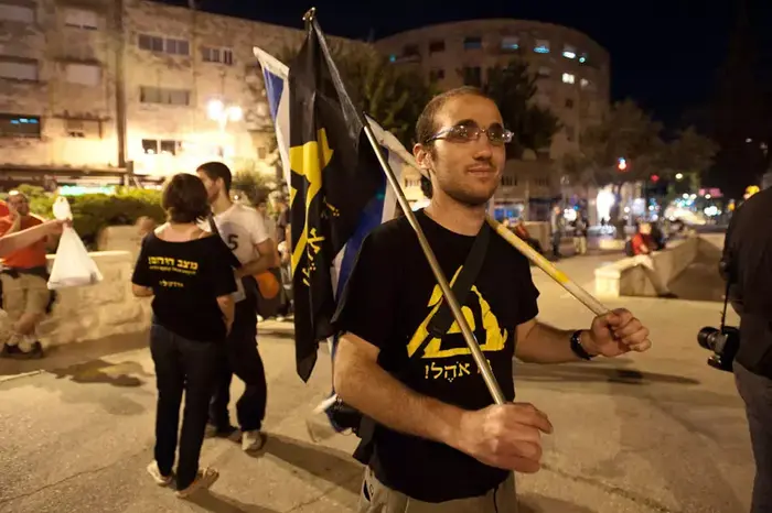 מציינים שנה למחאה החברתית. כיכר רבין, מאי 2012 (דרור עינב) מציינים שנה למחאה החברתית. כיכר רבין, מאי 2012 (דרור עינב)