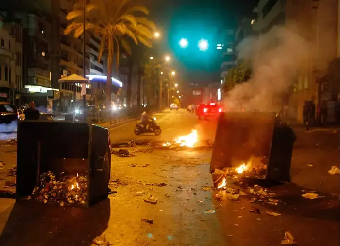 מהומות ועימותים בין סונים לתומכי נשיא סוריה אסד באזור ביירות, בירת לבנון, 21 במאי 2012 (רויטרס) מהומות ועימותים בין סונים לתומכי נשיא סוריה אסד באזור ביירות, בירת לבנון, 21 במאי 2012 (רויטרס)