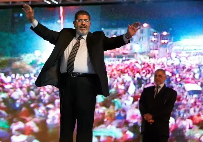 מועמד האחים המוסלמים לנשיאות מצרים, מוחמד מורסי, מאי 2012 (AP , Fredrik Persson) מועמד האחים המוסלמים לנשיאות מצרים, מוחמד מורסי, מאי 2012 (AP , Fredrik Persson)