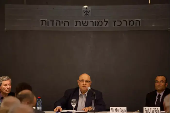 מאיר דגן נואם בכנס במרכז למורשת היהדות באוניברסיטת תל אביב, יוני 2012 (דרור עינב) מאיר דגן נואם בכנס במרכז למורשת היהדות באוניברסיטת תל אביב, יוני 2012 (דרור עינב)