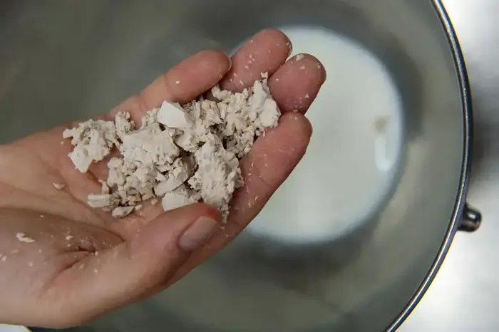 הכנת עוגת שמרים שוקולד (נמרוד סונדרס) הכנת עוגת שמרים שוקולד (נמרוד סונדרס)