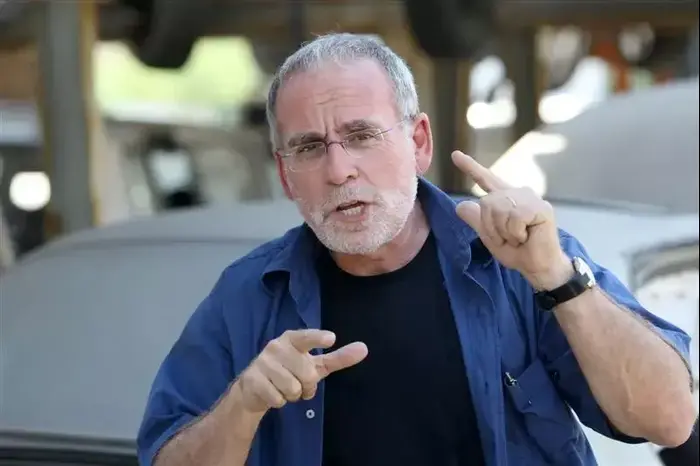 חיים הכט (יח"צ , עודד קרני)