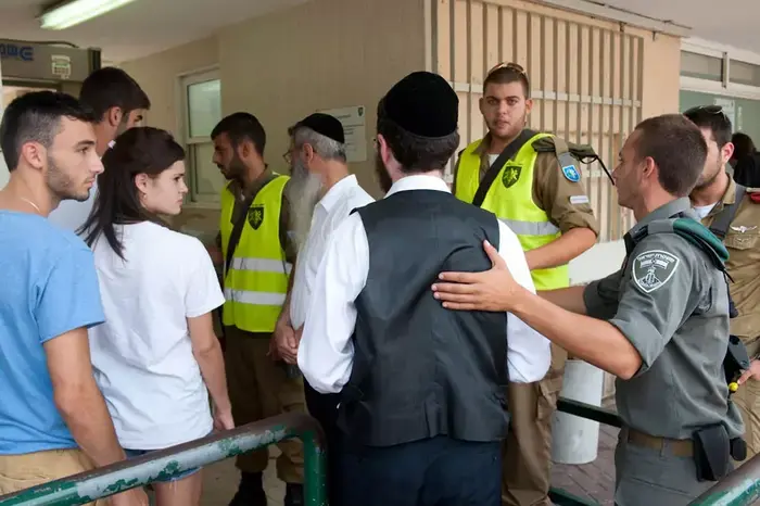 גיוס חיילים לנח"ל החרדי (נמרוד סונדרס) גיוס חיילים לנח"ל החרדי (נמרוד סונדרס)