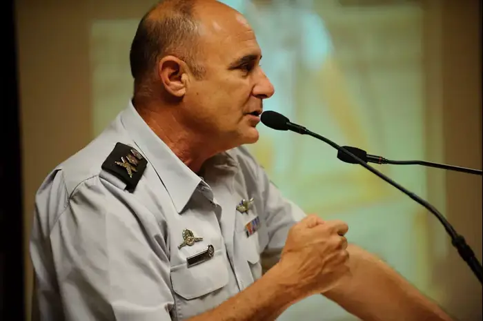 שחר איילון בכנס המכון למחקרי ביטחון לאומי בנושא מוכנות החזית האזרחית בישראל למלחמה, יולי 2012 (בן קלמר) שחר איילון בכנס המכון למחקרי ביטחון לאומי בנושא מוכנות החזית האזרחית בישראל למלחמה, יולי 2012 (בן קלמר)