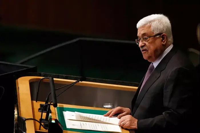אבו מאזן יו"ר הראשות הפלסטינית נואם בעצרת הכללית של האו"ם,ספטמבר 2012 (רויטרס) אבו מאזן יו"ר הראשות הפלסטינית נואם בעצרת הכללית של האו"ם,ספטמבר 2012 (רויטרס)