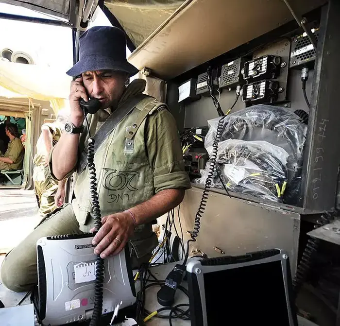 מערכת שו"ב בשטח,ספטמבר 2012 (דובר צה"ל) מערכת שו"ב בשטח,ספטמבר 2012 (דובר צה"ל)