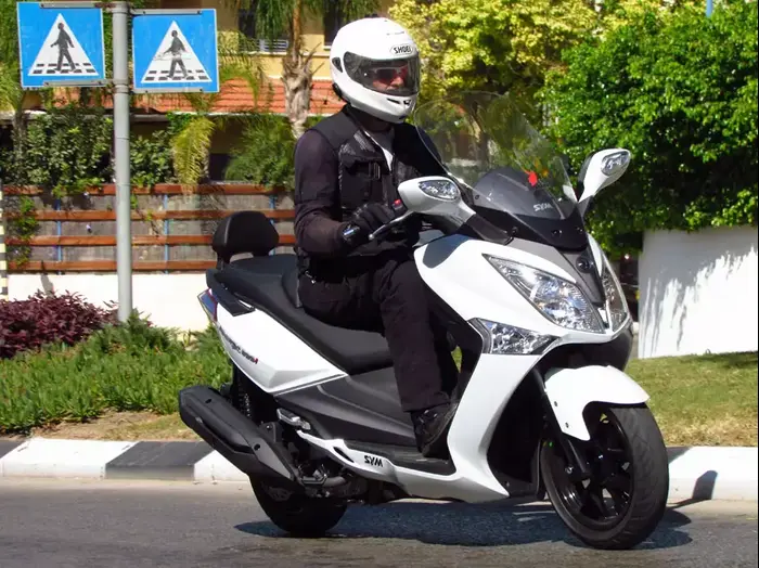 מבחן השוואתי סאן יאנג ג'ויימקס 300 מול קימקו דאון טאון 300 (קובי ליאני) מבחן השוואתי סאן יאנג ג'ויימקס 300 מול קימקו דאון טאון 300 (קובי ליאני)