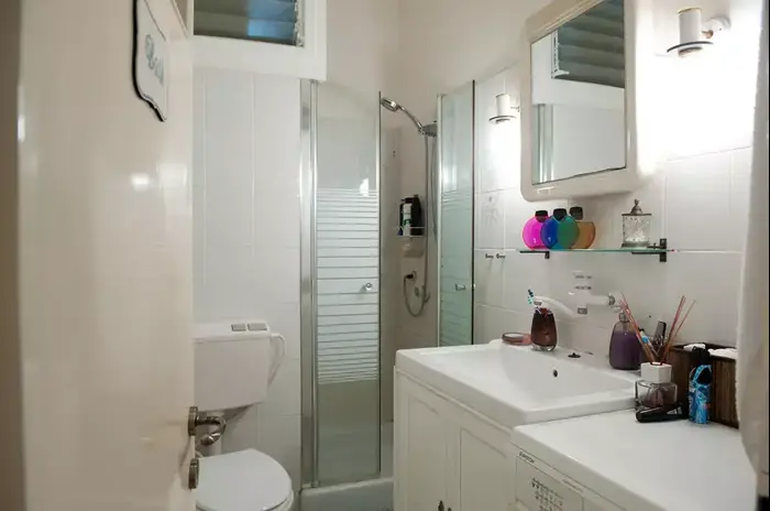 דירתו השכורה של סטיב בר במרכז תל אביב (נמרוד סונדרס) דירתו השכורה של סטיב בר במרכז תל אביב (נמרוד סונדרס)