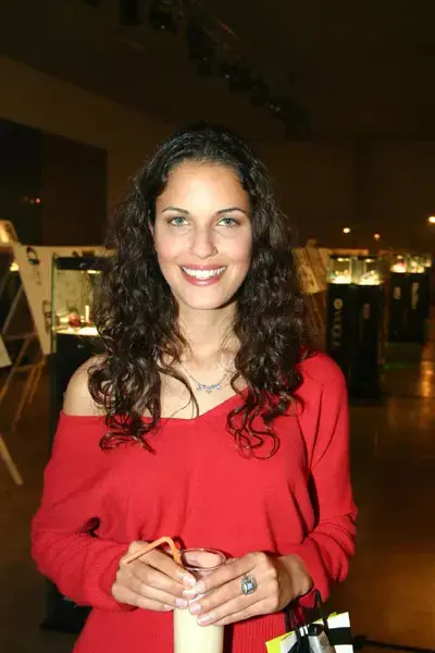 אירוע אופטיקנה נירית בקשי מלכת יופי במיל (אביב חופי) אירוע אופטיקנה נירית בקשי מלכת יופי במיל (אביב חופי)