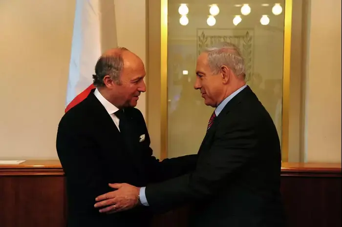 ראש הממשלה בנימין נתניהו עם שר החוץ הצרפתי לורן פאביוס בירושלים, נובמבר 2012 (לשכת העיתונות הממשלתית , קובי גדעון) ראש הממשלה בנימין נתניהו עם שר החוץ הצרפתי לורן פאביוס בירושלים, נובמבר 2012 (לשכת העיתונות הממשלתית , קובי גדעון)