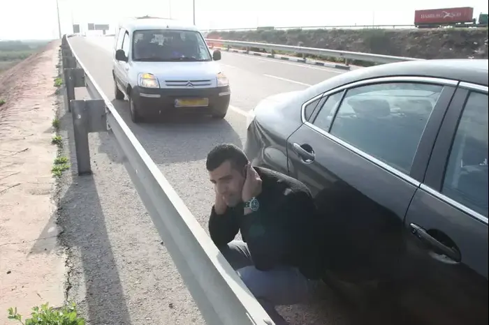 רגב הוד בזמן אזעקה (יח"צ , אסף ארמה) רגב הוד בזמן אזעקה (יח"צ , אסף ארמה)