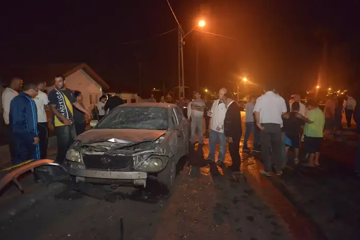 נפילת רקטה באשקלון (נמרוד סונדרס) נפילת רקטה באשקלון (נמרוד סונדרס)