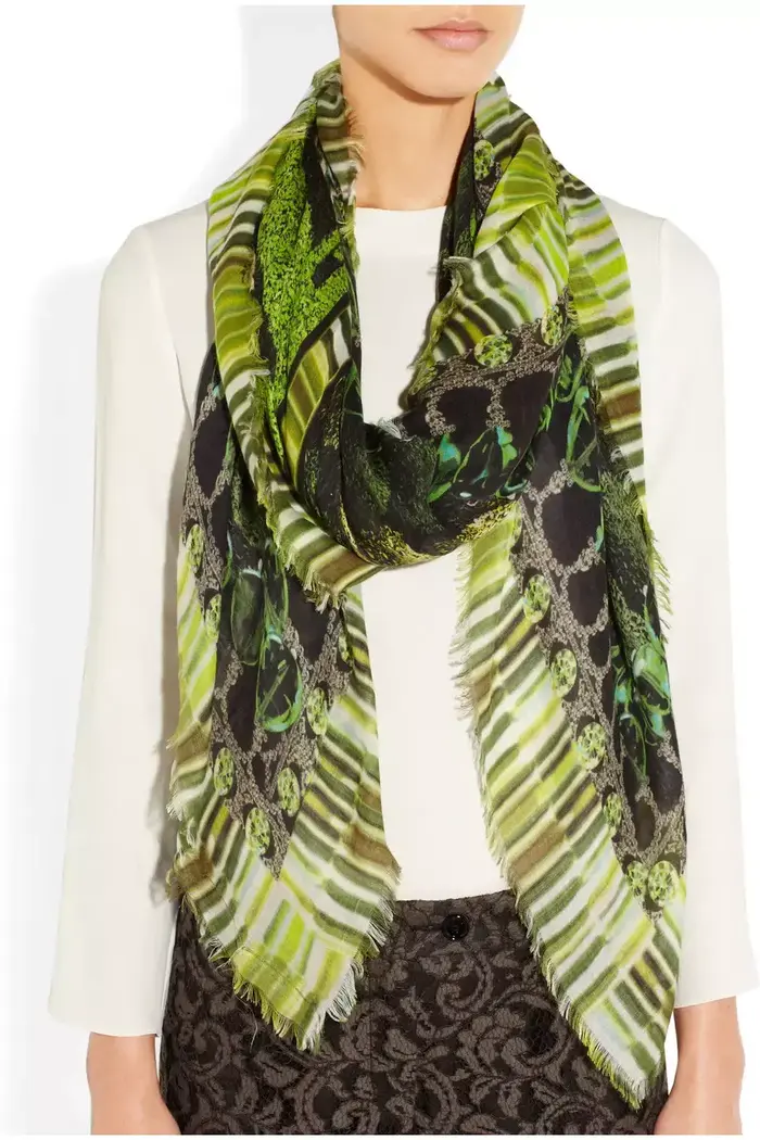 צעיף משי של mary katrantzou לנט א- פורטר, 337.50 ליש"ט (יח"צ , נט- א- פורטר) צעיף משי של mary katrantzou לנט א- פורטר, 337.50 ליש"ט (יח"צ , נט- א- פורטר)