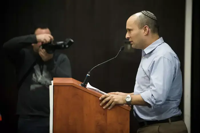 נפתלי בנט במפגש עם סטודנטים באוניברסיטת בר אילן, ינואר 2013 (יותם רונן) נפתלי בנט במפגש עם סטודנטים באוניברסיטת בר אילן, ינואר 2013 (יותם רונן)