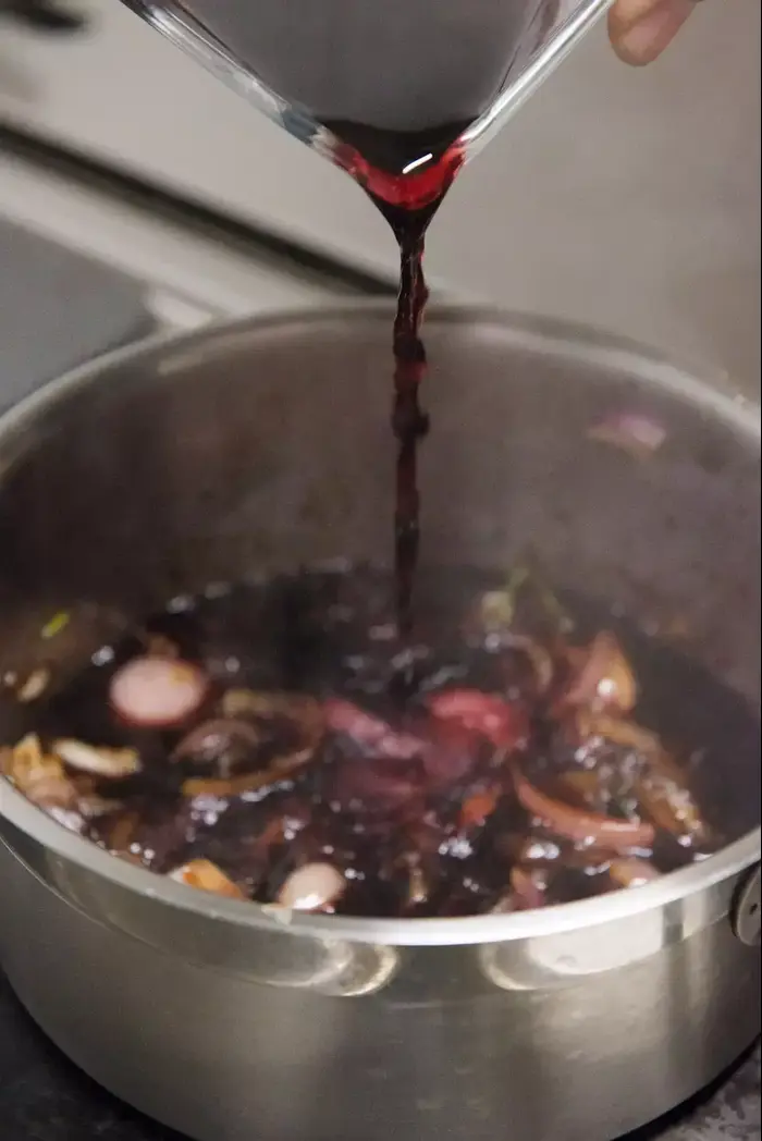 מכינים ריבת בצל (נמרוד סונדרס) מכינים ריבת בצל (נמרוד סונדרס)