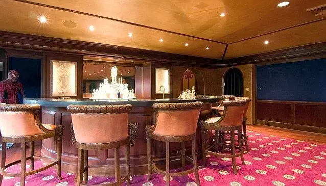 ביתה של טינה נואלס ביוסטון טקסס (יח"צ , houstonmansion.com) ביתה של טינה נואלס ביוסטון טקסס (יח"צ , houstonmansion.com)
