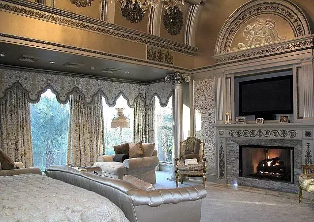 ביתה של טינה נואלס ביוסטון טקסס (יח"צ , houstonmansion.com) ביתה של טינה נואלס ביוסטון טקסס (יח"צ , houstonmansion.com)