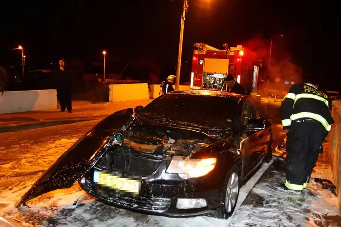 רכבו של ראש עיריית חדרה הוצת, 20 בפברואר 2013 (שלומי גבאי) רכבו של ראש עיריית חדרה הוצת, 20 בפברואר 2013 (שלומי גבאי)