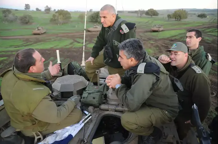 אלוף סמי תורג'מן, מפקד זרוע היבשה היוצא, פברואר 2013 (דובר צה"ל) אלוף סמי תורג'מן, מפקד זרוע היבשה היוצא, פברואר 2013 (דובר צה"ל)