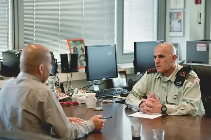 מפקד זרוע היבשה, האלוף סמי תורג'מן (יח"צ , בטאון ביבשה) מפקד זרוע היבשה, האלוף סמי תורג'מן (יח"צ , בטאון ביבשה)