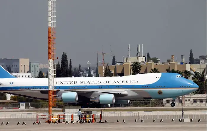מטוס הנשיא אובמה בישראל (רויטרס) מטוס הנשיא אובמה בישראל (רויטרס)