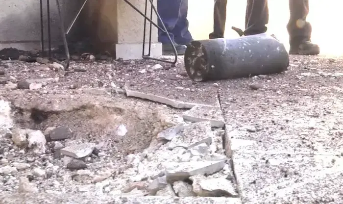 בזמן ביקור אובמה: רקטה נחתה בחצר בית בשדרות (יח"צ) בזמן ביקור אובמה: רקטה נחתה בחצר בית בשדרות (יח"צ)