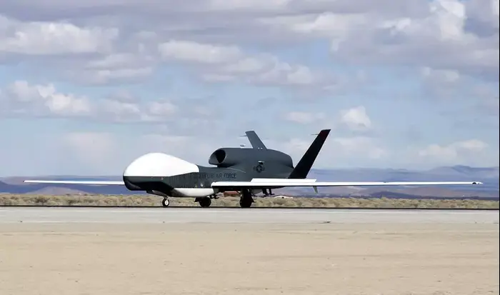 גלובל הוק, מוס מודיעין ללא טייס של צבא ארה"ב (AP) גלובל הוק, מוס מודיעין ללא טייס של צבא ארה"ב (AP)