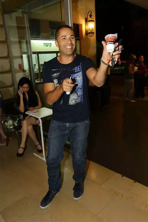 נדב אבקסיס (רפי דלויה) נדב אבקסיס (רפי דלויה)