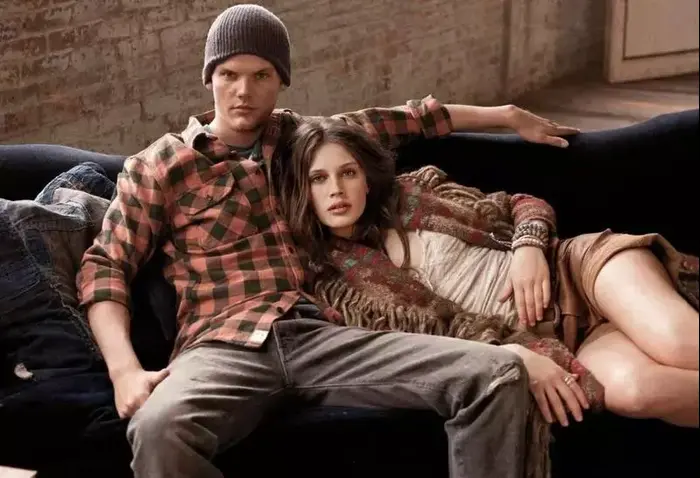 מארין וקט בקמפיין רלף לורן, סתיו 2012 (יח"צ , Mark Seliger) מארין וקט בקמפיין רלף לורן, סתיו 2012 (יח"צ , Mark Seliger)