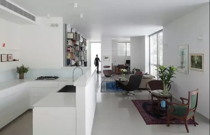 בית במרכז הארץ בתכנון האדריכלית טולה עמיר (בנין ודיור , אלעד שריד) בית במרכז הארץ בתכנון האדריכלית טולה עמיר (בנין ודיור , אלעד שריד)