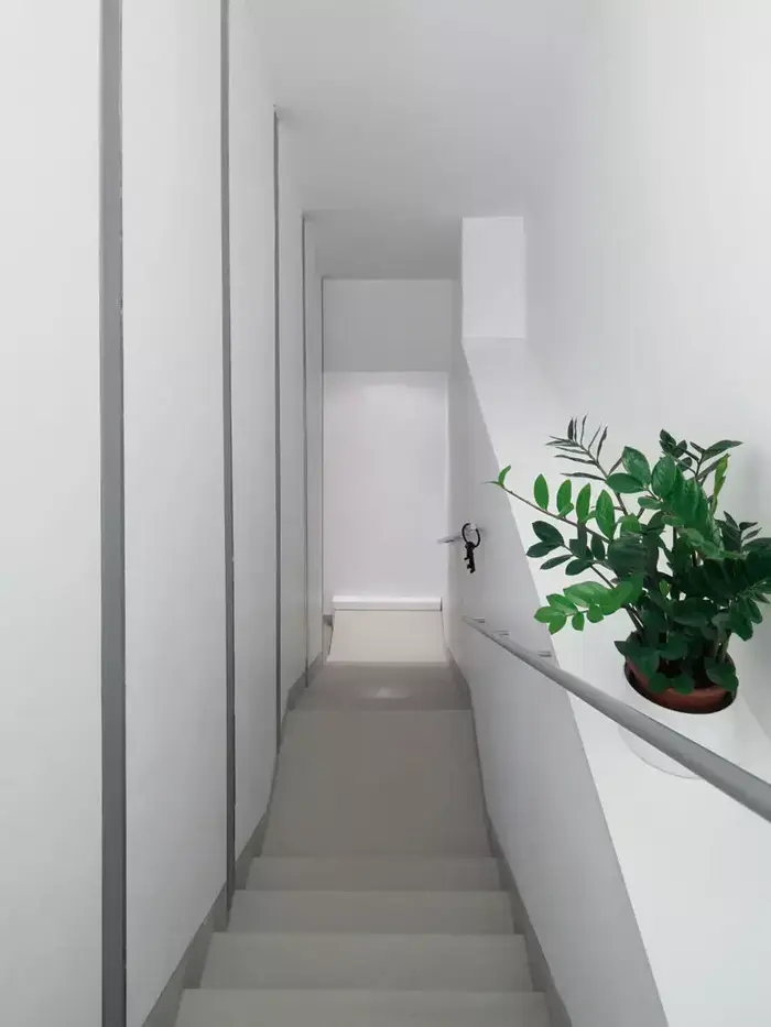 בית במרכז הארץ בתכנון האדריכלית טולה עמיר (בנין ודיור , אלעד שריד) בית במרכז הארץ בתכנון האדריכלית טולה עמיר (בנין ודיור , אלעד שריד)