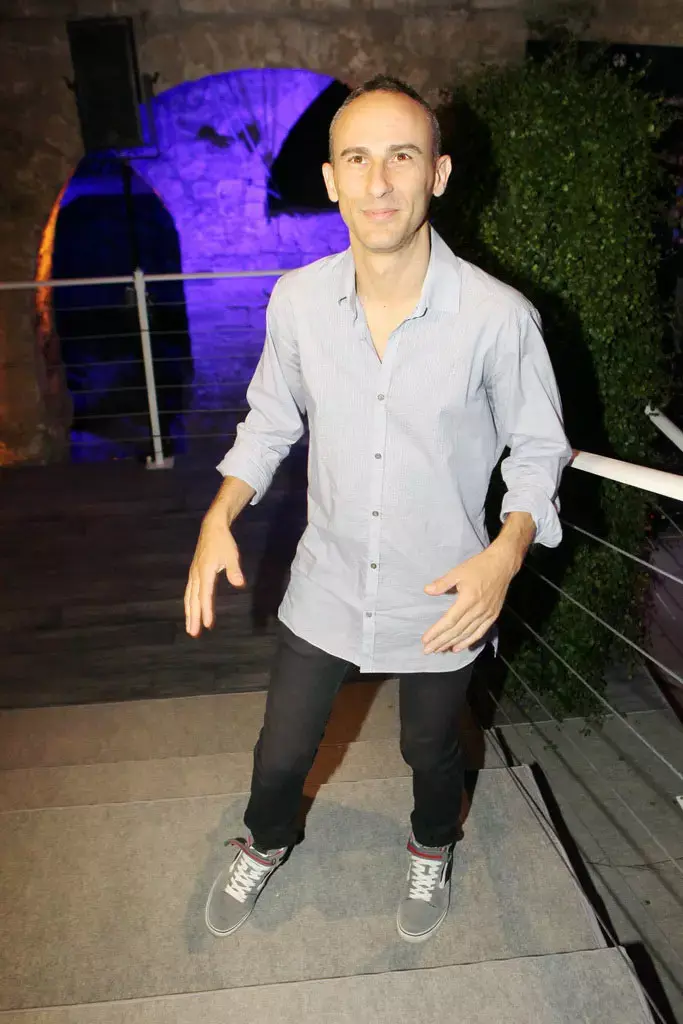 אסף אמדורסקי (יח"צ , ראובן שניידר) אסף אמדורסקי (יח"צ , ראובן שניידר)
